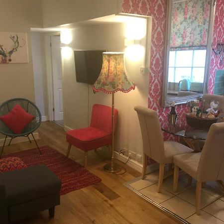 2 Bed, Ground Floor Bijou Georgian City Apartment Бат Экстерьер фото