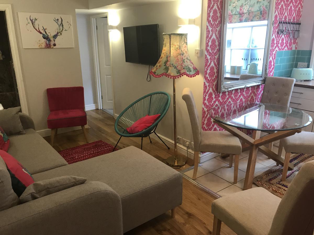2 Bed, Ground Floor Bijou Georgian City Apartment Бат Экстерьер фото