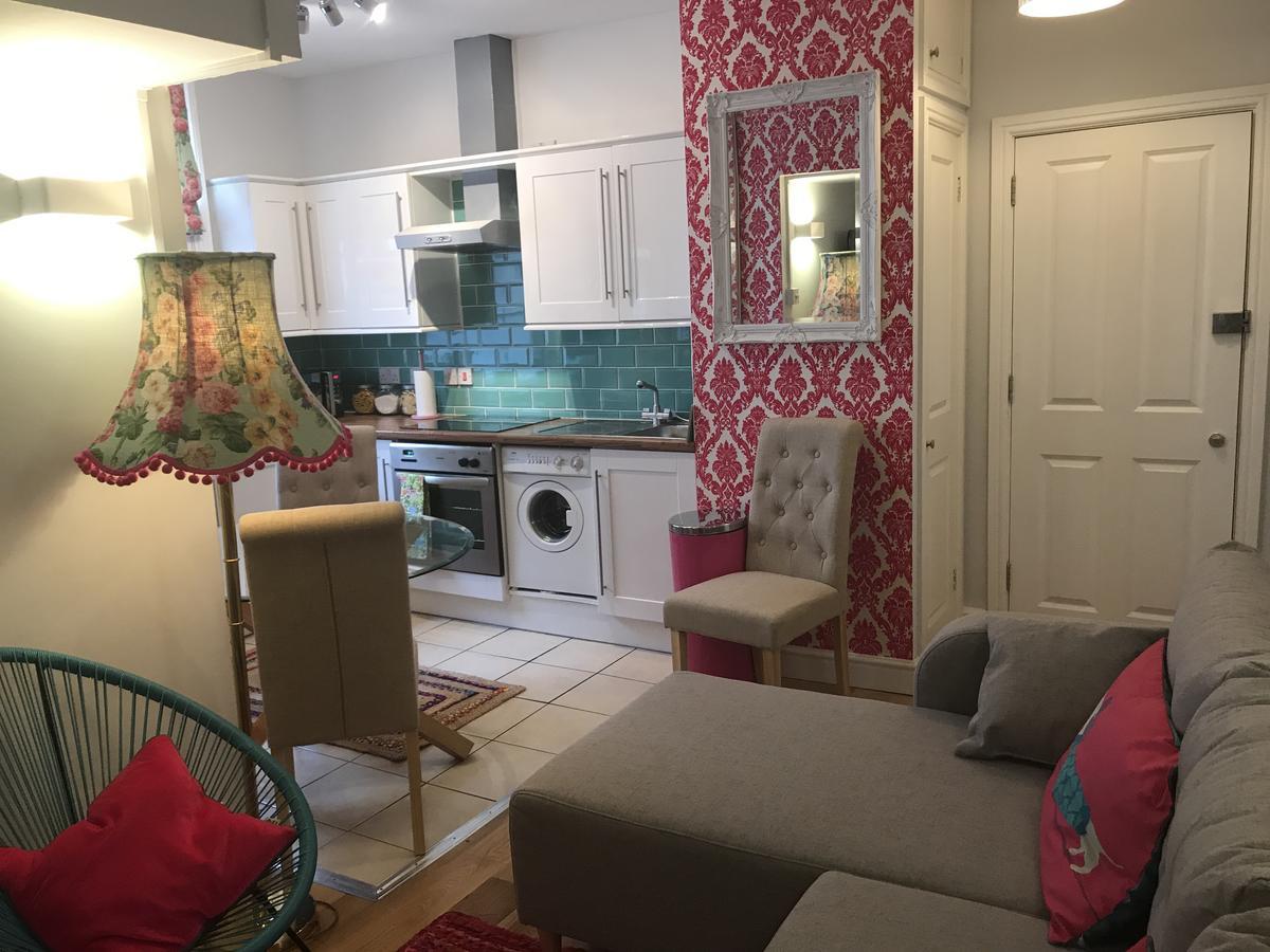 2 Bed, Ground Floor Bijou Georgian City Apartment Бат Экстерьер фото